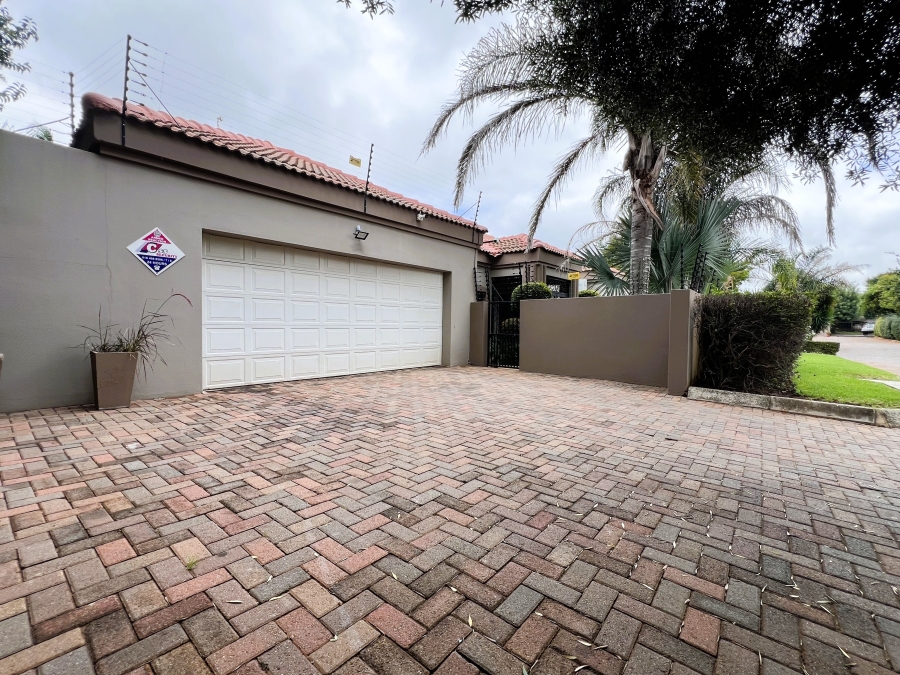 3 Bedroom Property for Sale in Wilkoppies North West